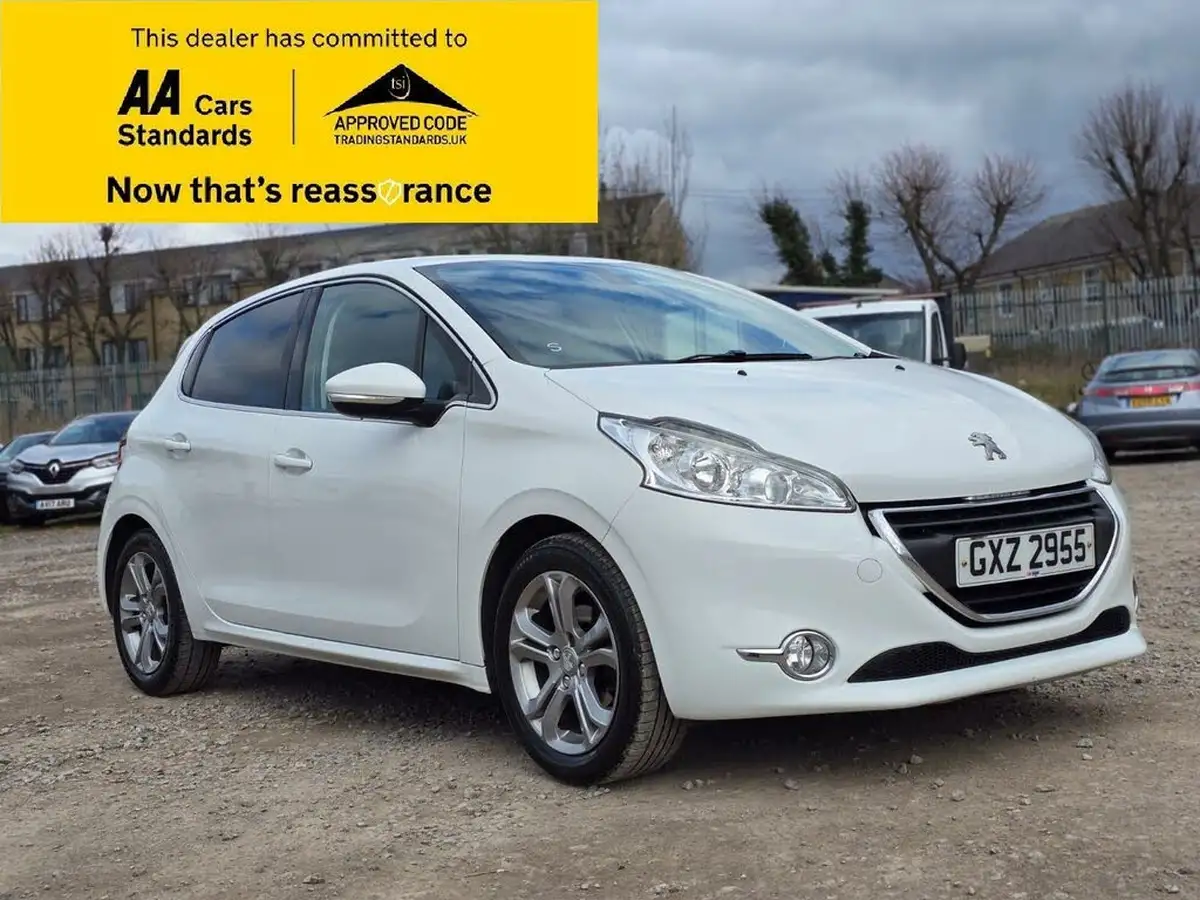 2014-peugeot-208-12-allure-ss-5d-egc-big-1