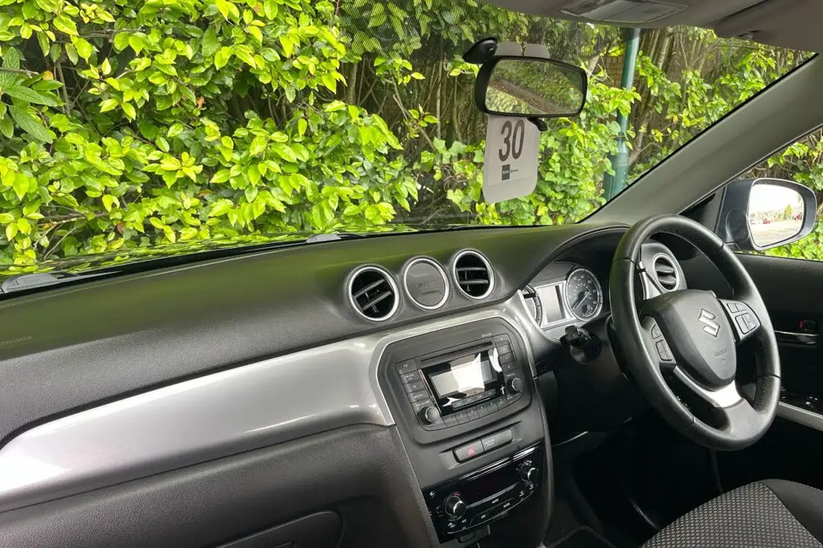 2017-suzuki-vitara-16-sz4-big-4