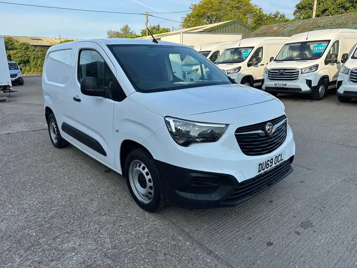 2019-vauxhall-combo-16cdti-edition-2300-100pseu6-l1h1-panel-big-2