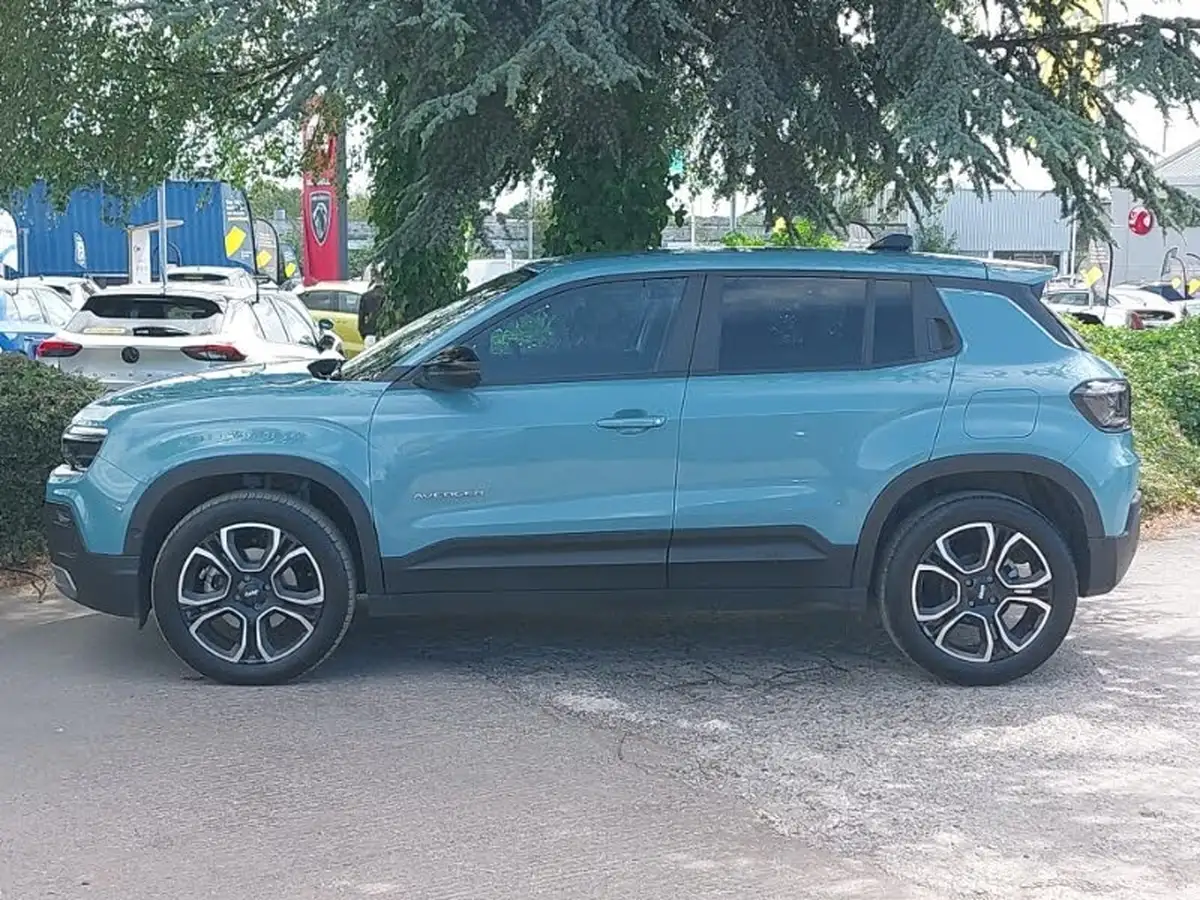 2024-jeep-avenger-12-gse-summit-e-hybrid-48v-auto-big-3