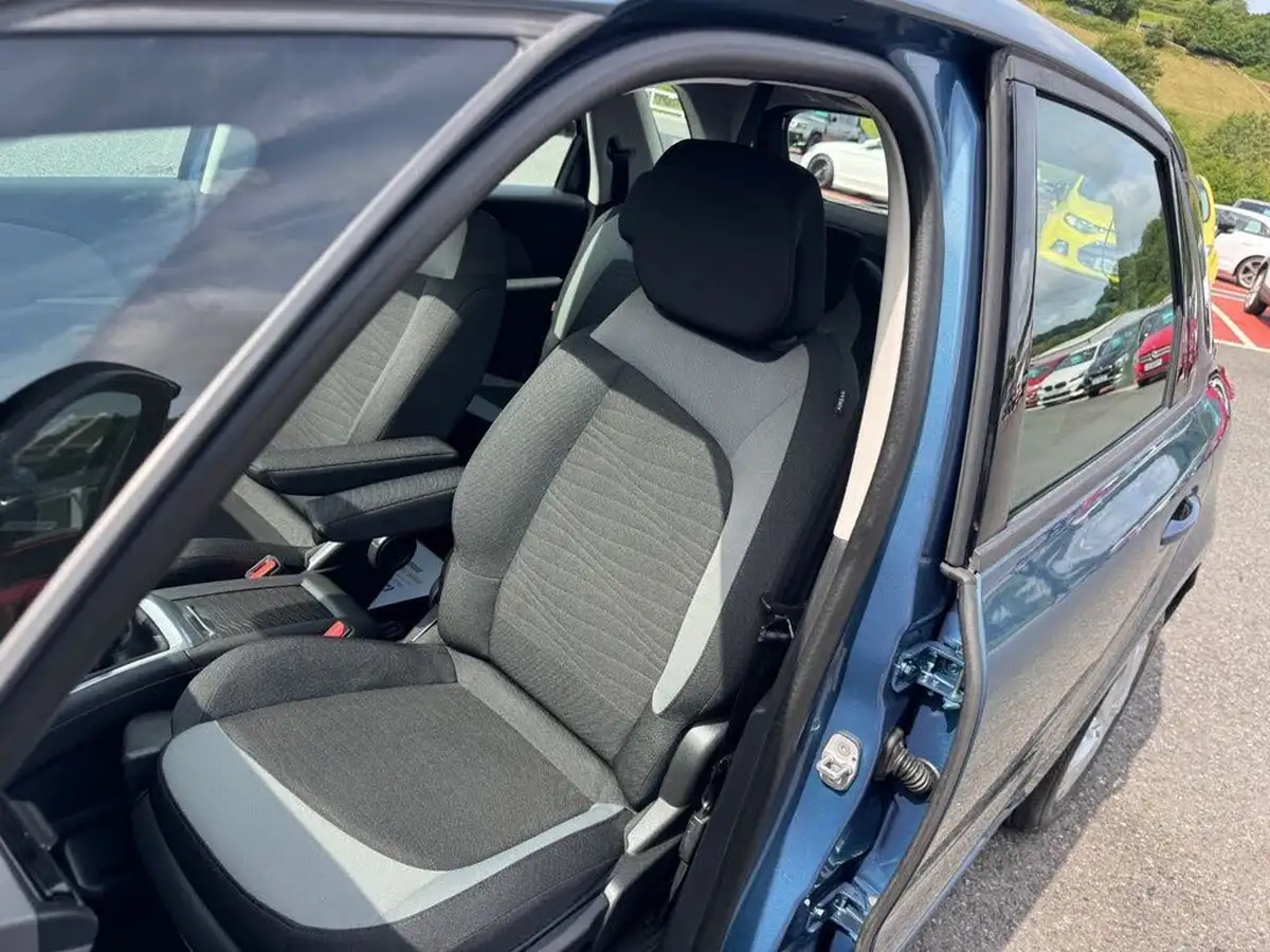 2015-citroen-c4-picasso-16bluehdi-vtr-120ps-big-19