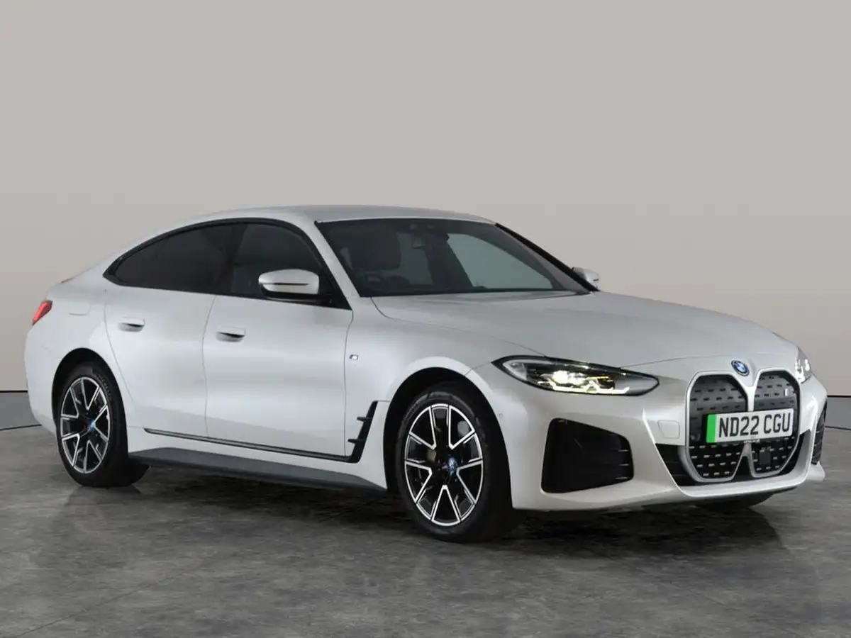 2022-bmw-i4-e-edrive40-m-sport-big-17
