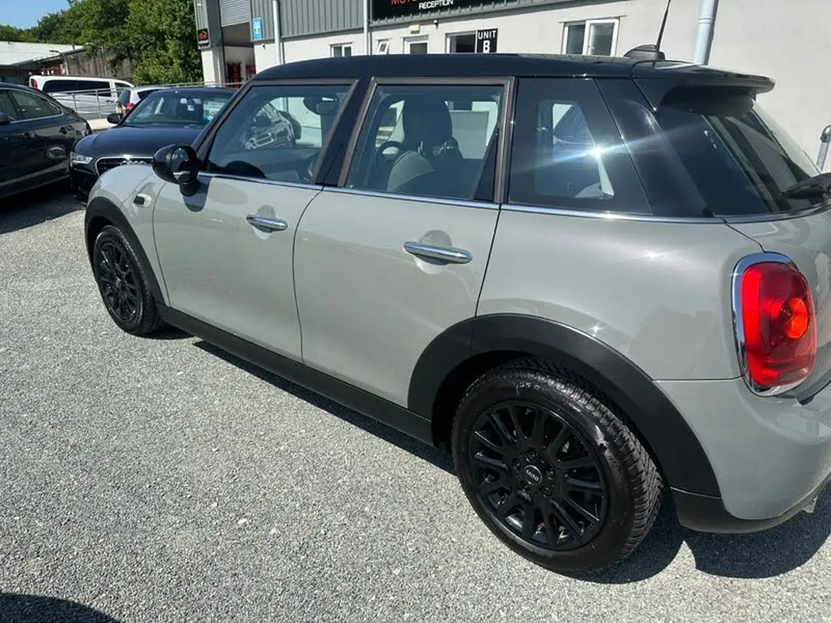 2015-mini-cooper-15-cooper-5d-big-37