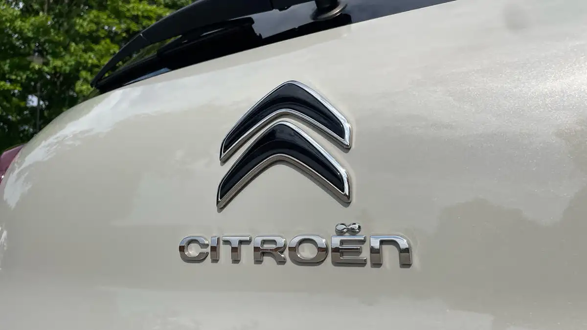 2023-citroen-c3-12-puretech-c-series-edition-110ps-ss-eat6-big-25