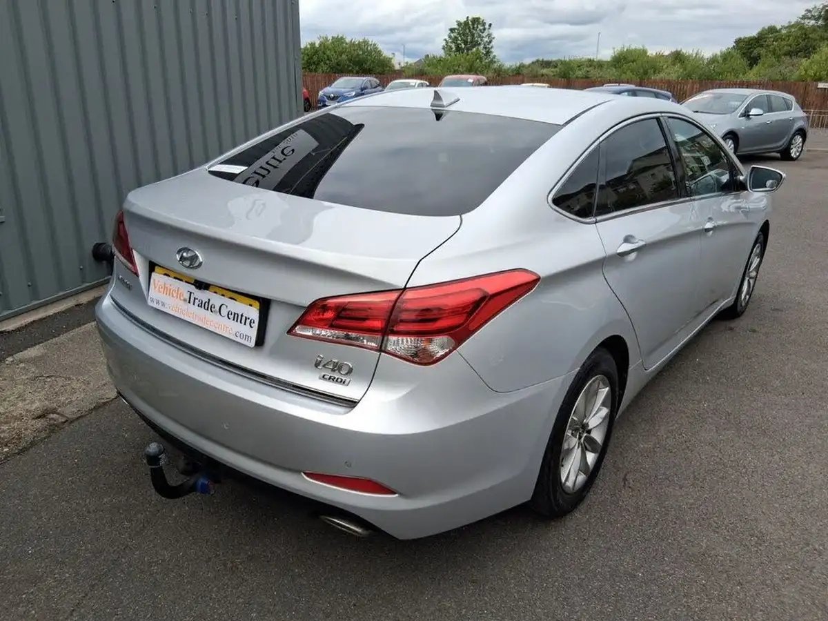 2015-hyundai-i40-17crdi-se-nav-115ps-saloon-4d-big-5