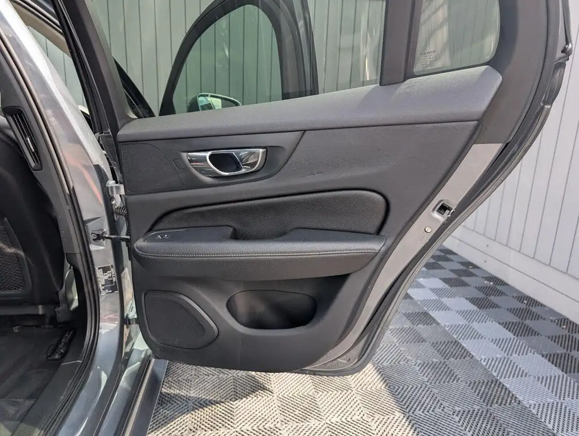 2019-volvo-v60-20td-d4-inscription-geartronic-big-36