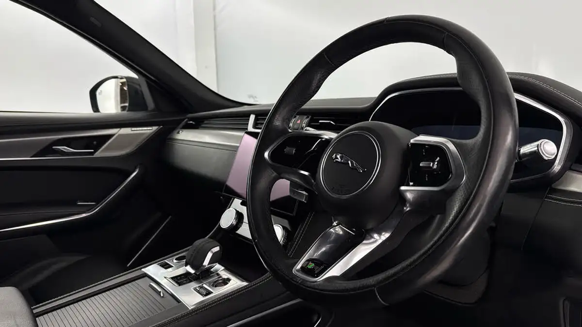 2021-jaguar-f-pace-20-d200-r-dynamic-se-mhev-big-8