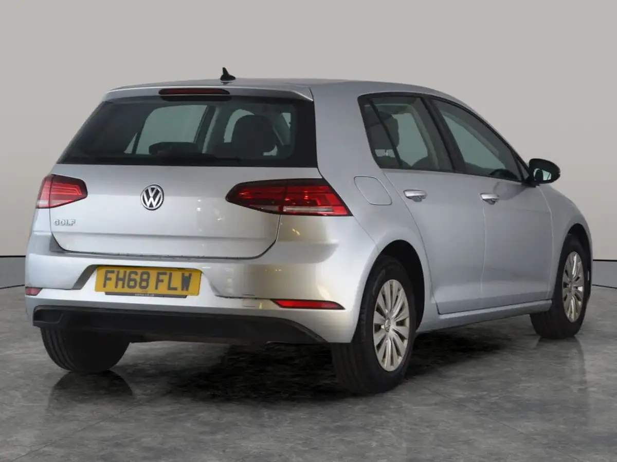 2019-volkswagen-golf-16tdi-s-ss-hatchback-5d-big-10