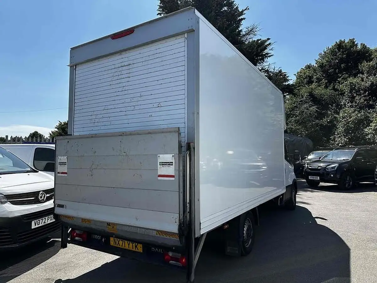 2021-iveco-daily-s-class-23td-35s14h-3000-big-5