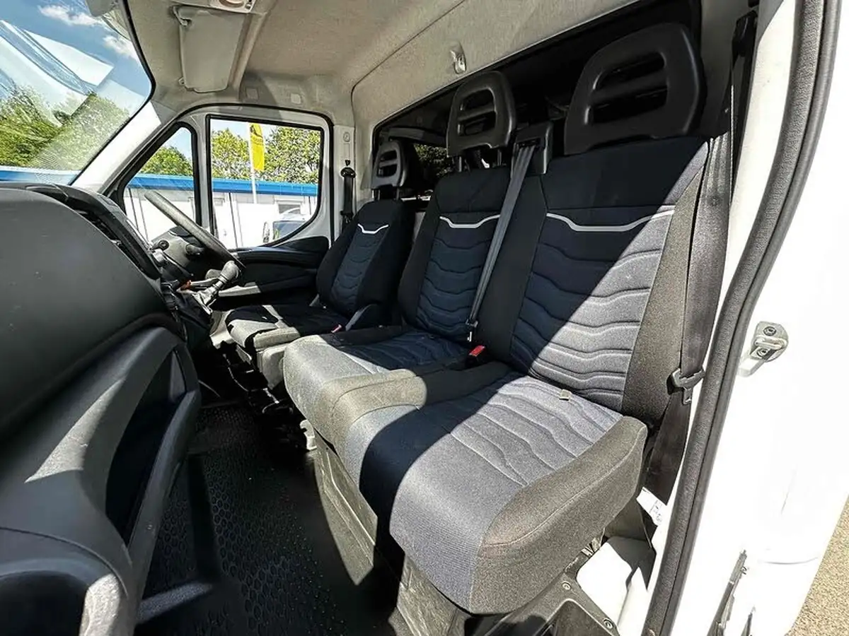 2021-iveco-daily-s-class-23td-35s14h-3000-big-29