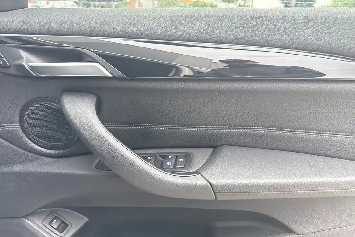 2017-bmw-x1-20-xdrive20i-xline-big-20