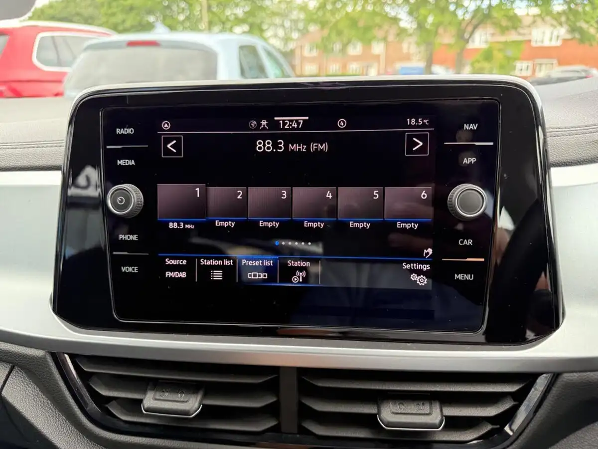 2024-volkswagen-t-roc-10-tsi-life-110ps-big-44