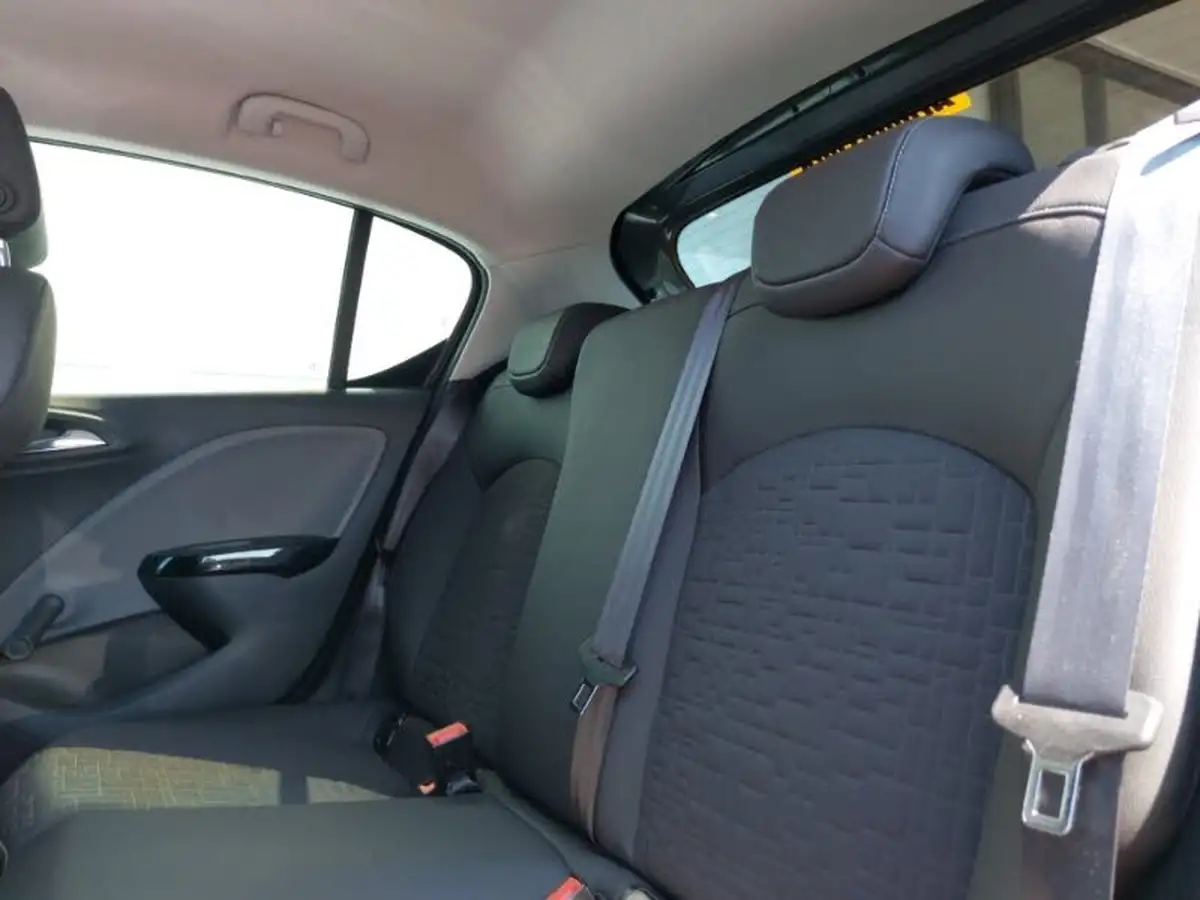 2017-vauxhall-corsa-14i-se-75ps-ecoflex-5d-big-5