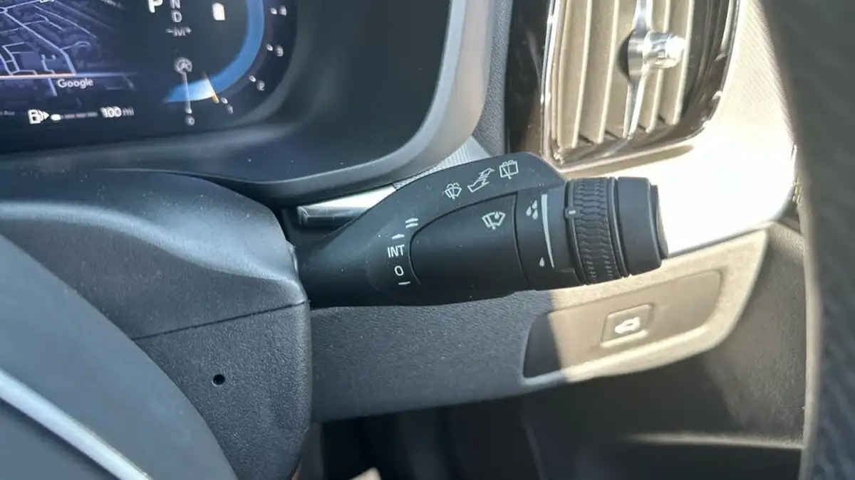 2022-volvo-xc60-20-b5-plus-big-20