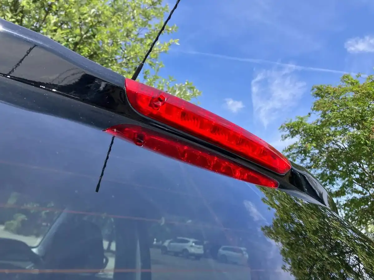 2018-peugeot-208-12-puretech-gt-line-eat6-big-53