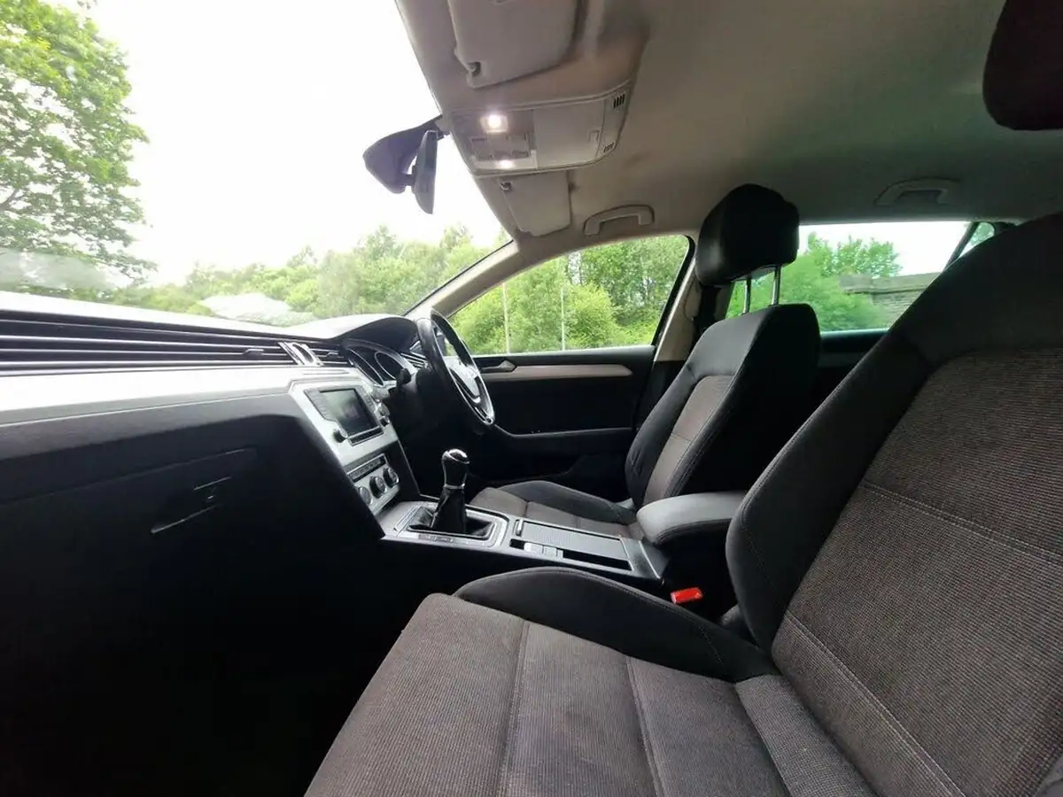 2016-volkswagen-passat-20tdi-se-business-estate-5d-big-49