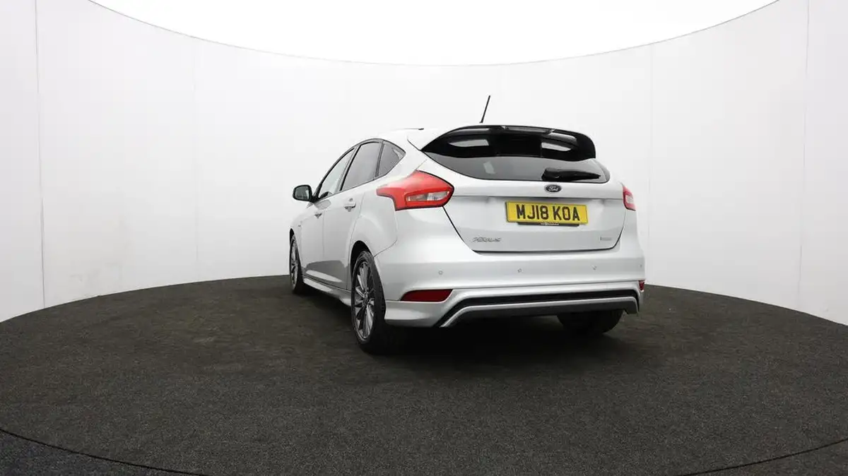 2018-ford-focus-10t-st-line-140ps-hatchback-big-33