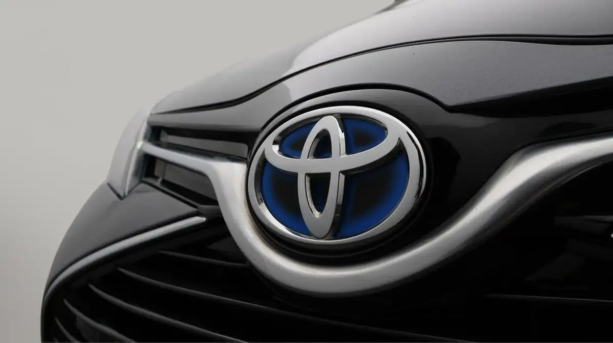 2017-toyota-yaris-15-vvt-i-icon-hybrid-big-20