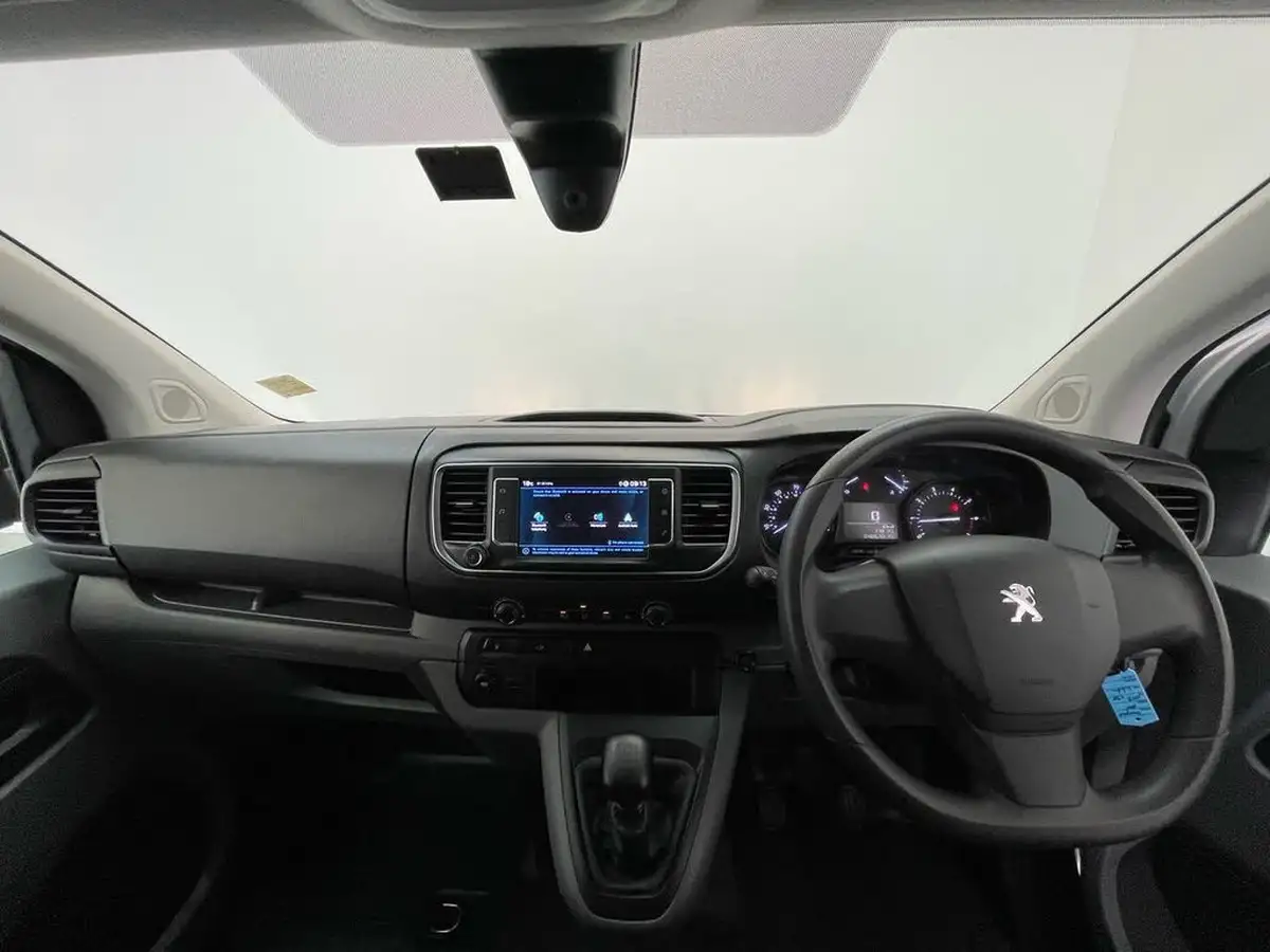 2022-peugeot-expert-15-bluehdi-professional-premium-compact-1000-big-17