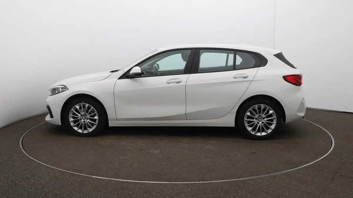 2021-bmw-1-series-15-118i-se-lcp-dct-big-64
