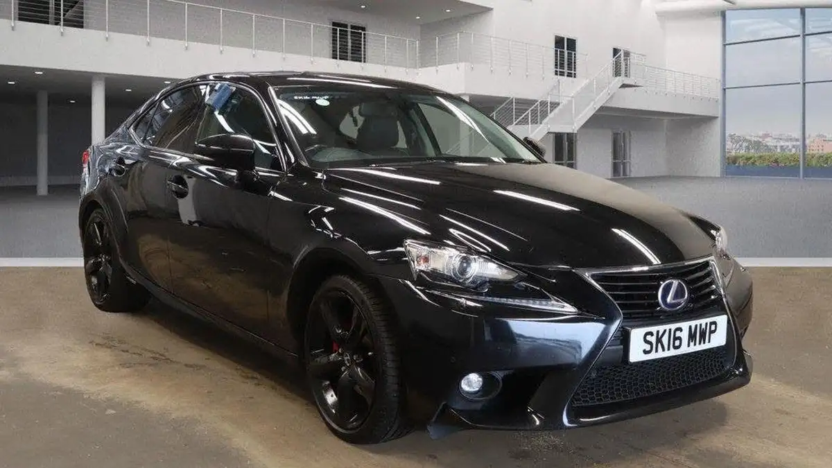 2016-lexus-is-300h-25-sport-big-0