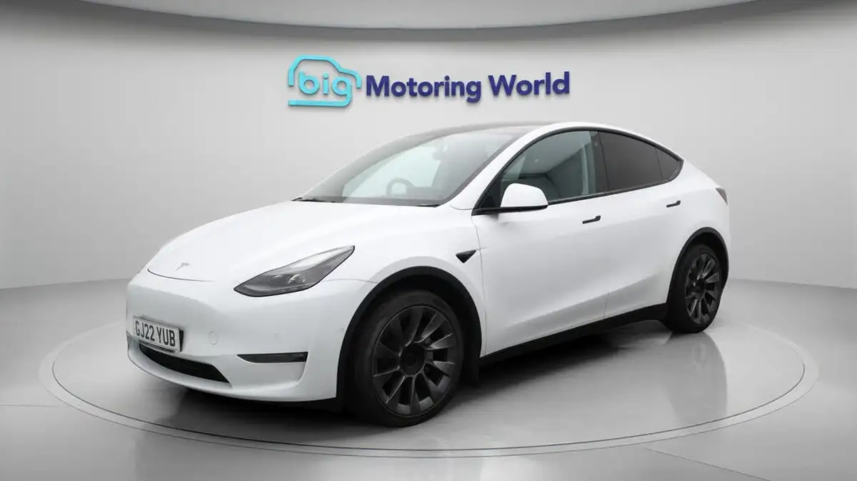 2022-tesla-model-y-e-long-range-big-3
