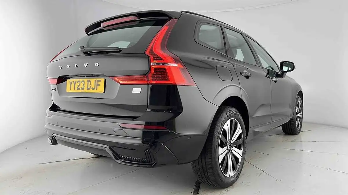 2023-volvo-xc60-20-b5-plus-big-28