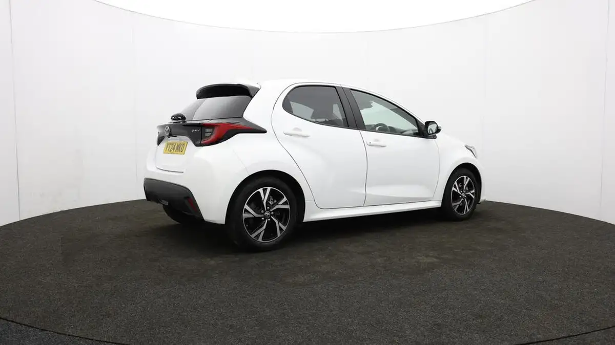 2024-toyota-yaris-15-vvt-i-design-big-36