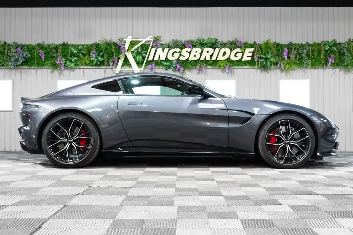 2022-aston-martin-vantage-40-v8-vantage-coupe-auto-big-6
