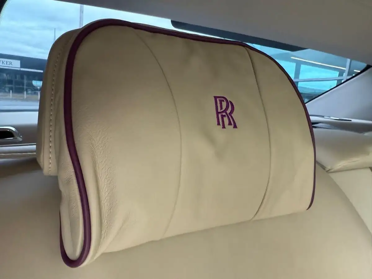 2018-rolls-royce-phantom-67-big-32