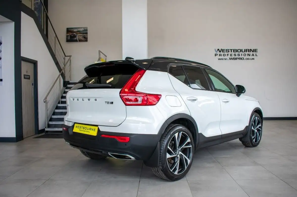 2018-volvo-xc40-20-t5-first-edition-big-4