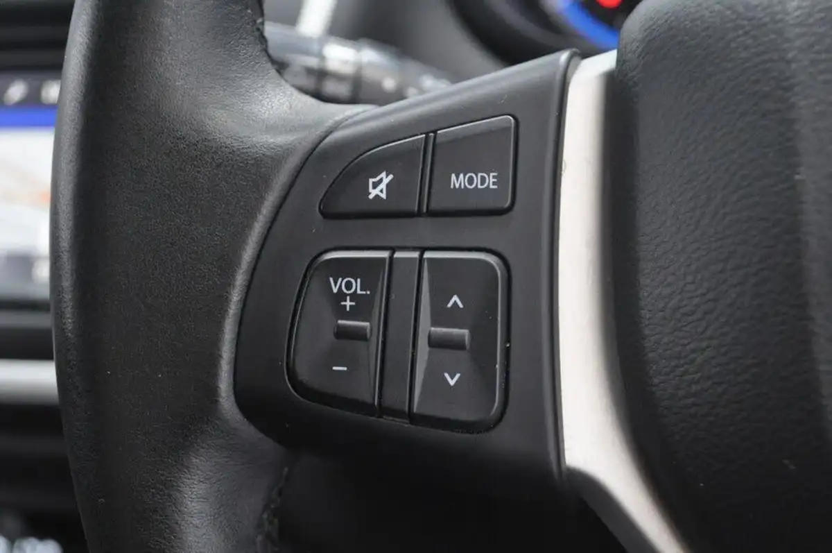 2014-suzuki-s-cross-16-sz-t-big-36