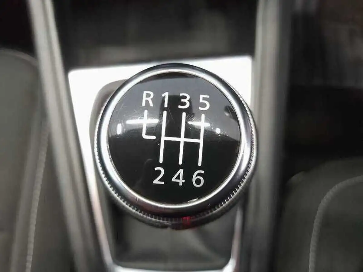 2020-renault-captur-15dci-iconic-95bhp-big-26