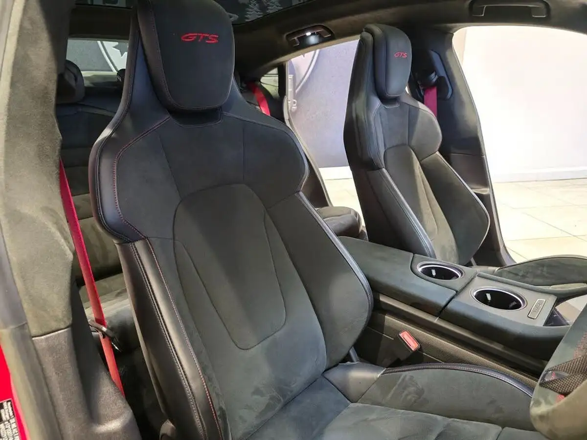 2022-porsche-taycan-e-gts-big-7