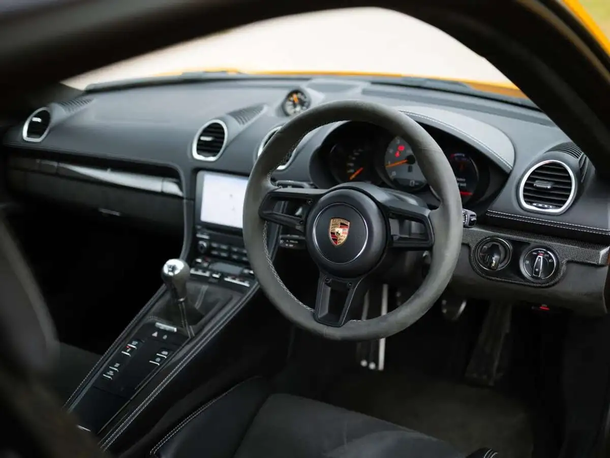 2023-porsche-cayman-718-40-cayman-gt4-big-1