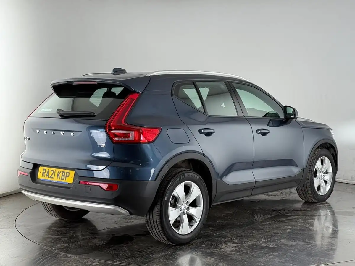 2021-volvo-xc40-15-t3-momentum-161bhp-big-4