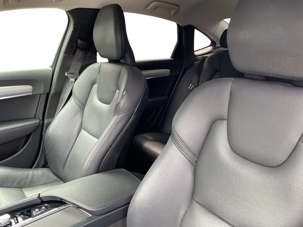 2019-volvo-s90-20td-d4-momentum-plus-big-9