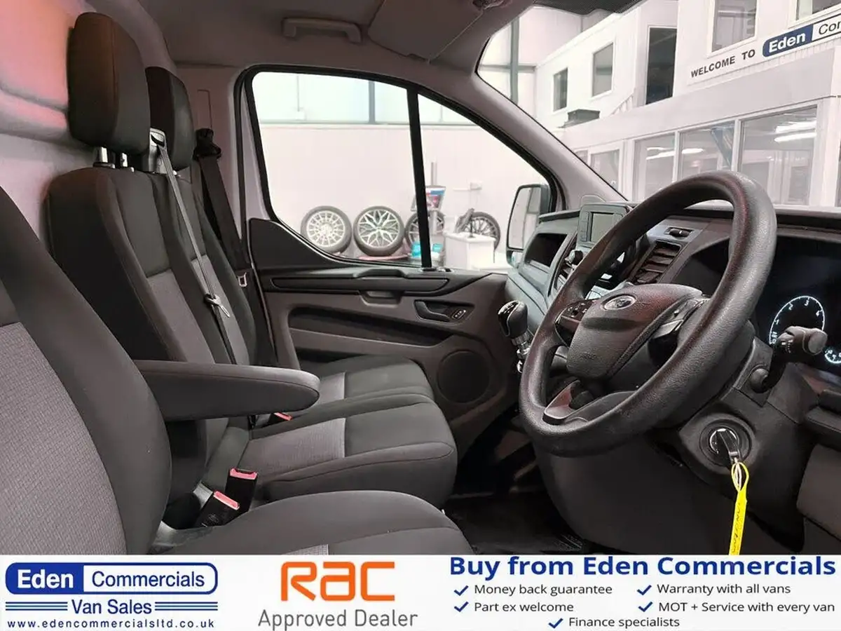 2019-ford-transit-custom-20tdci-300-l1h1-105pseu6-panel-van-big-13