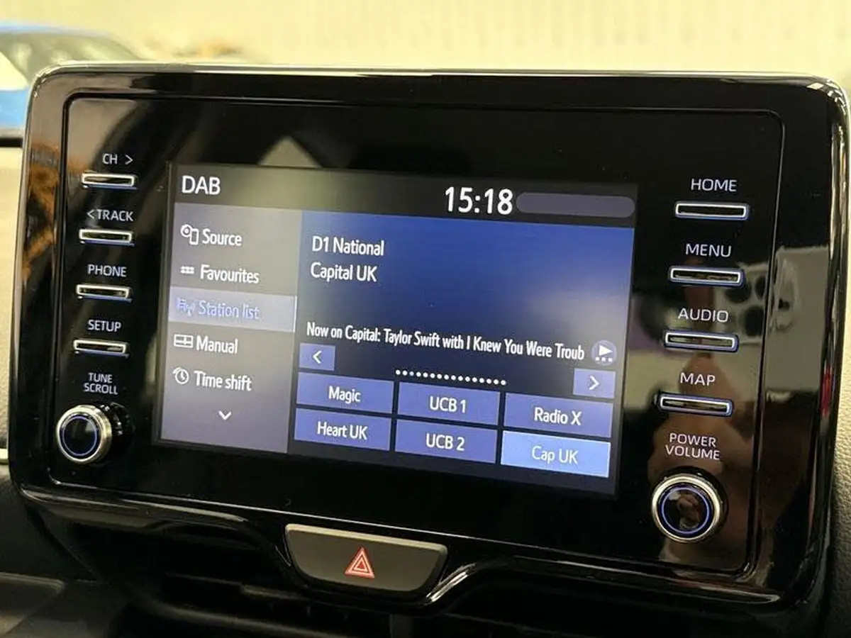 2021-toyota-yaris-15-vvt-i-icon-114bhp-hybrid-1490cc-e-cvt-big-27
