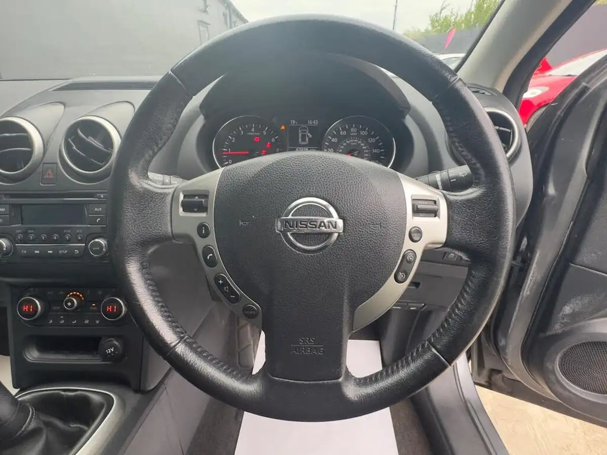 2012-nissan-qashqai-16-acenta-big-38