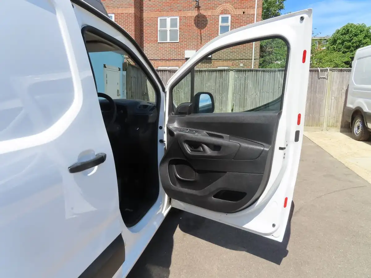 2020-vauxhall-combo-15cdti-sportive-2300-100pseu6d-t-l2h1-crewcab-big-30