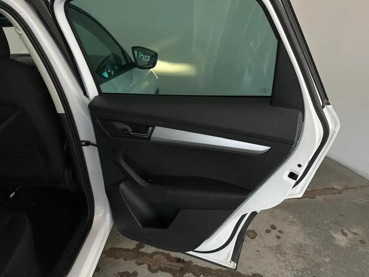 2021-skoda-karoq-15-tsi-se-big-27
