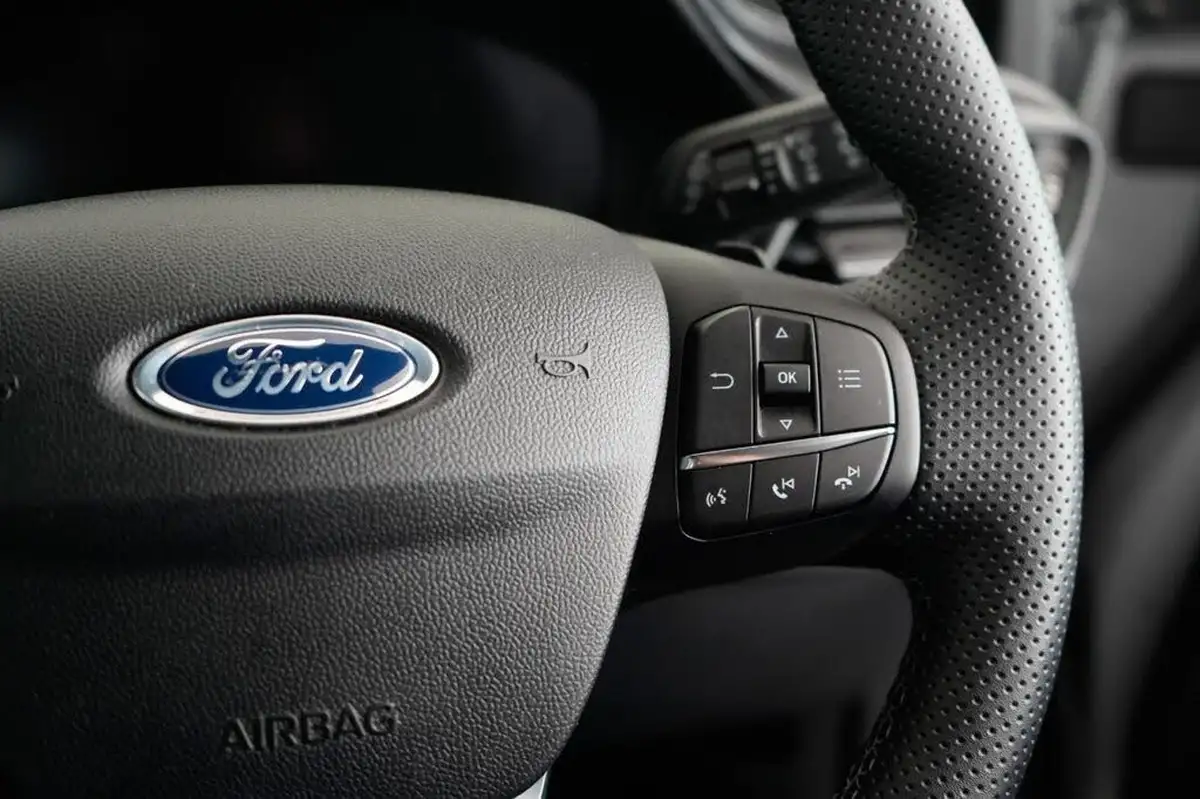 2021-ford-puma-suv-10-st-line-vignale-155ps-hybrid-mhev-auto-big-39