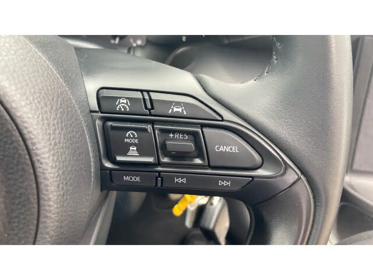 2024-toyota-yaris-15-vvt-i-icon-big-27