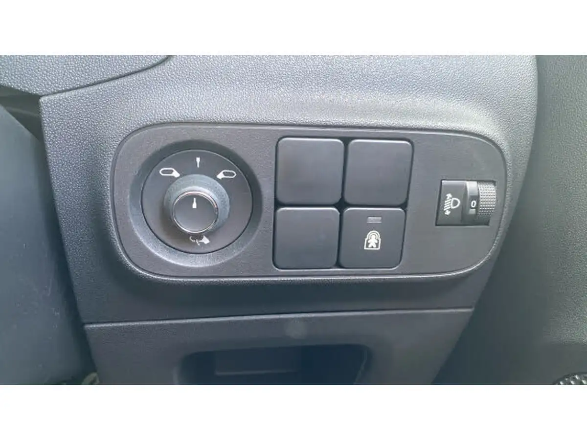 2021-citroen-c3-12-puretech-shine-83ps-big-24