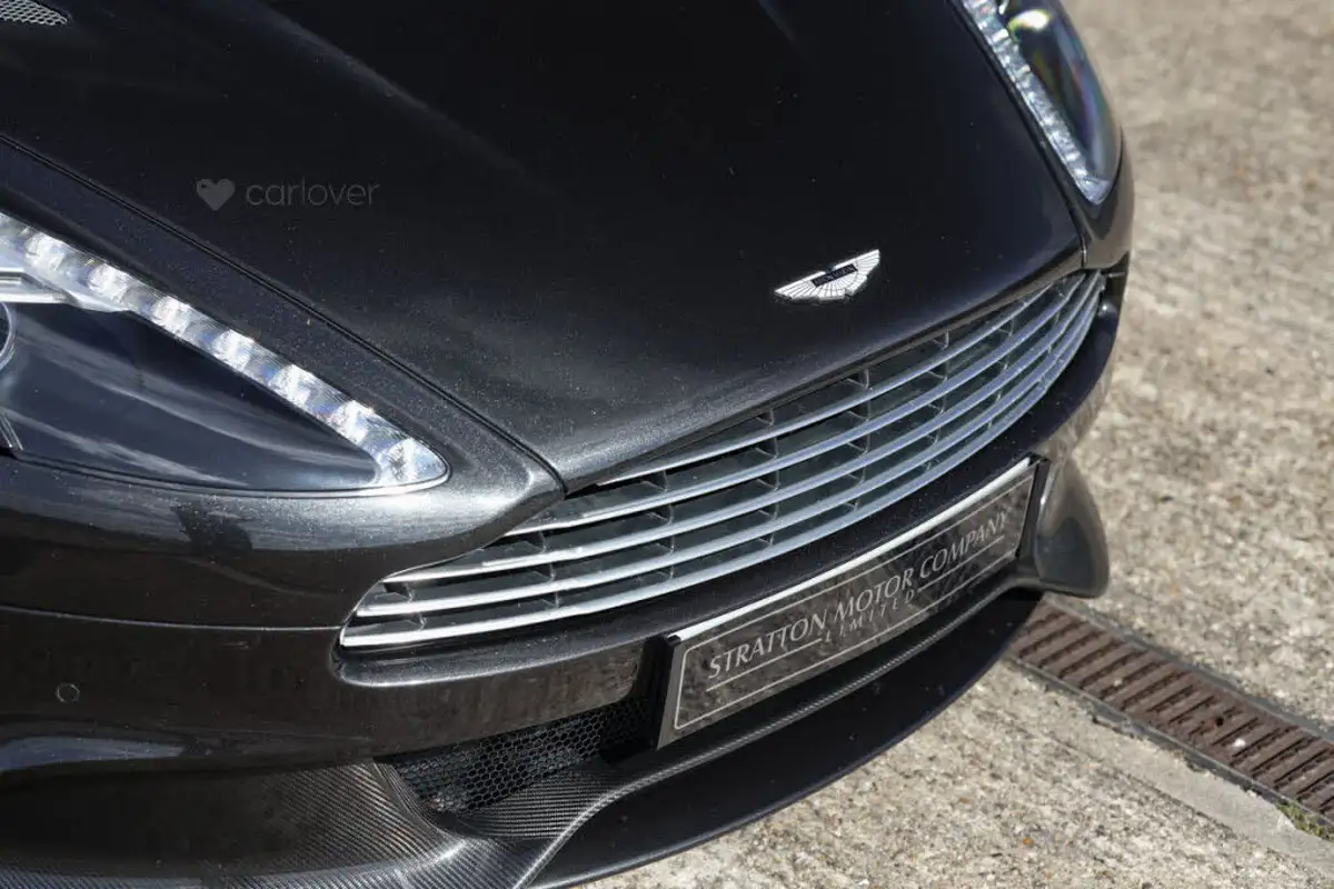 2013-aston-martin-vanquish-59-big-20