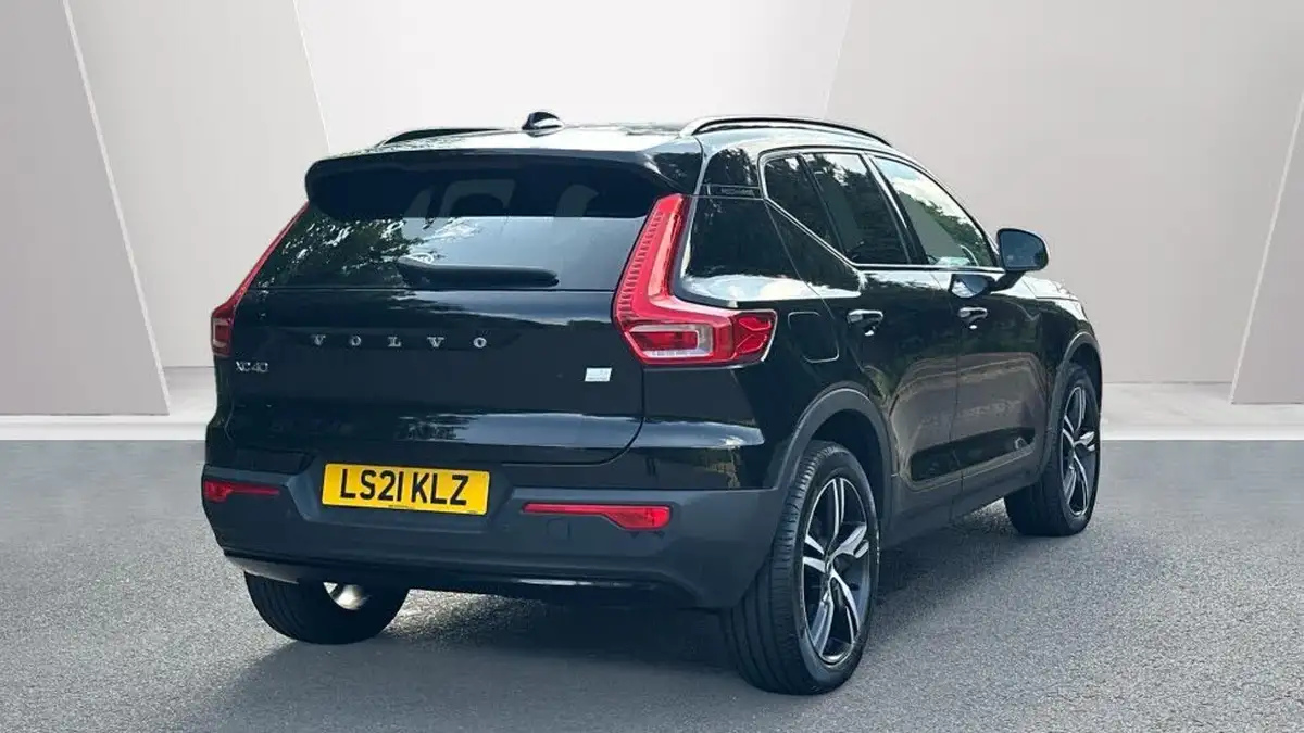 2021-volvo-xc40-15-t5-r-design-262bhp-big-1