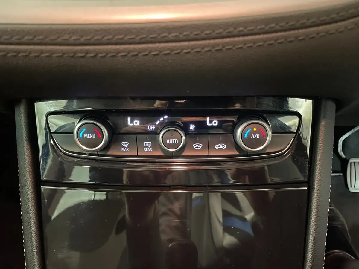 2018-vauxhall-grandland-x-12-se-130ps-big-24