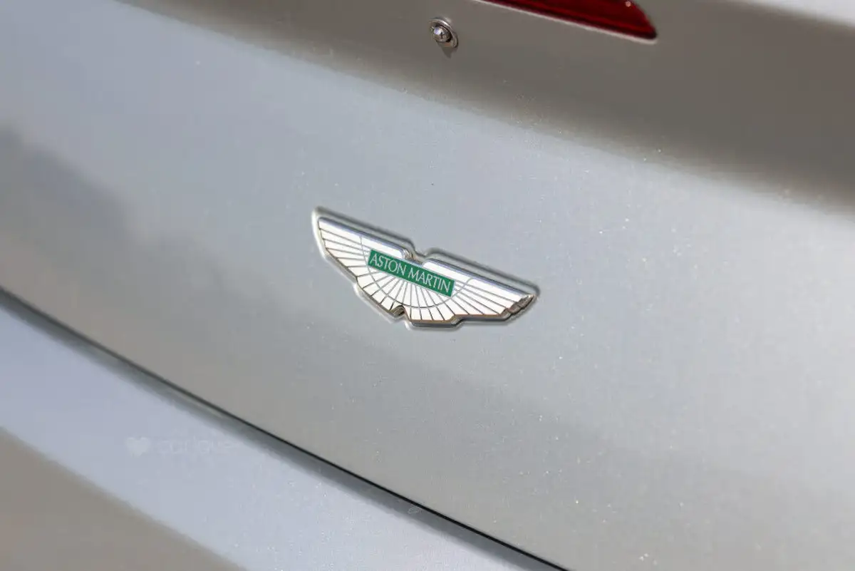 2009-aston-martin-vantage-43-convertible-sportshift-big-37