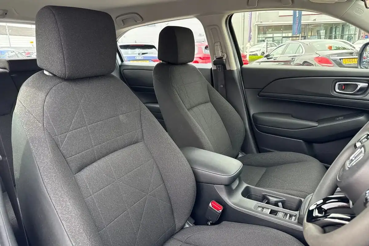 2024-honda-hr-v-15-i-mmd-elegance-big-20